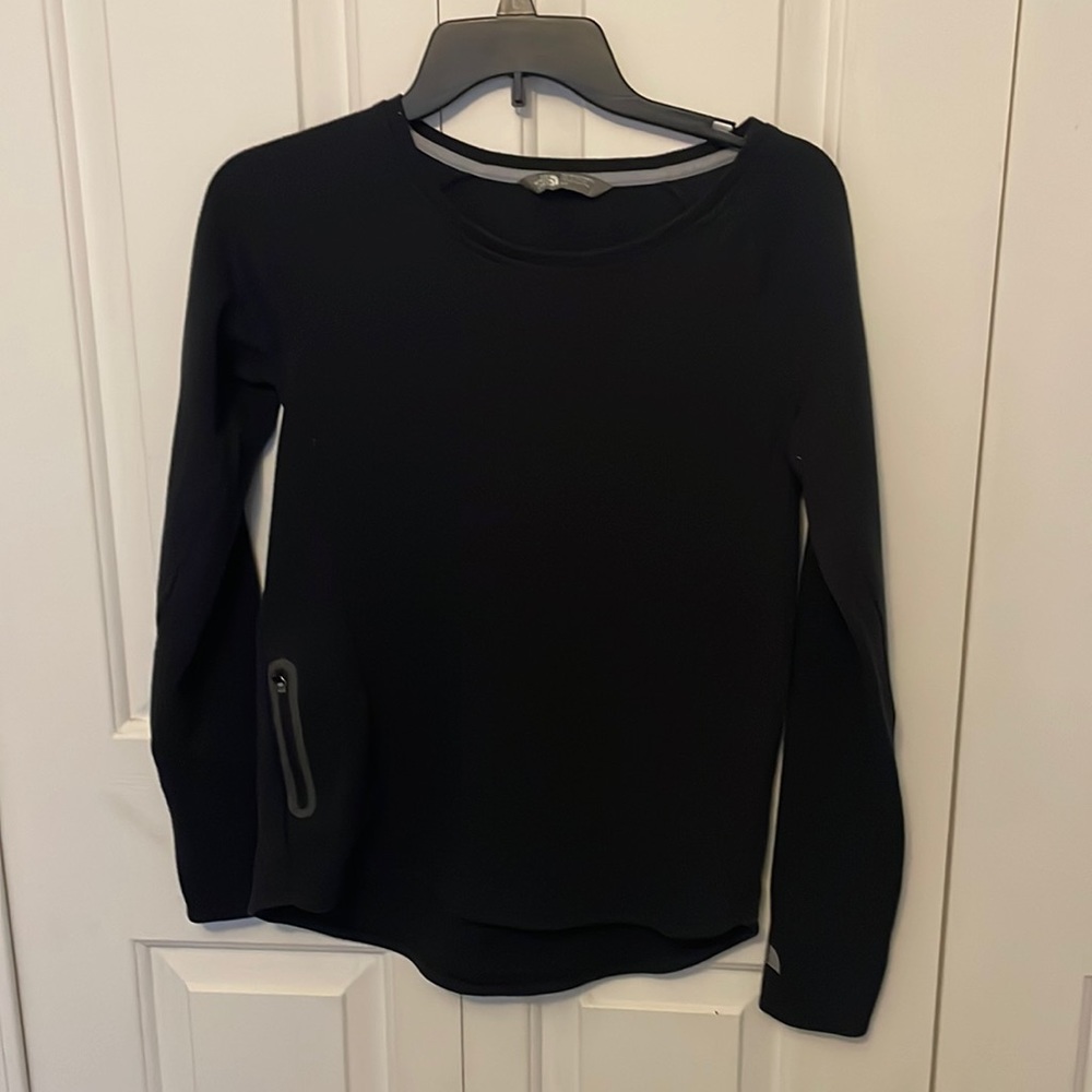 The North Face women’s Sz S Black LS Crewneck top thumb holes pocket GUC B71